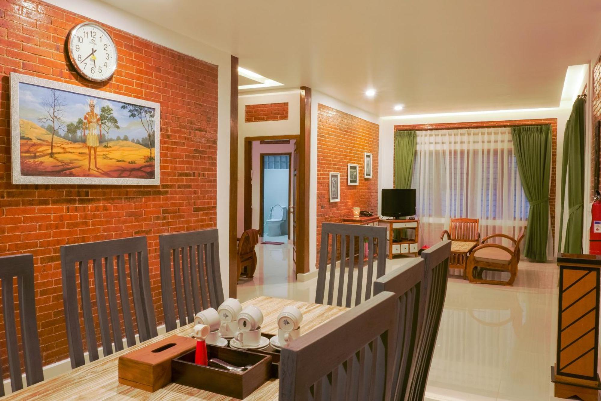 Jambuluwuk Convention Hall & Resort Batu Batu  Exterior photo